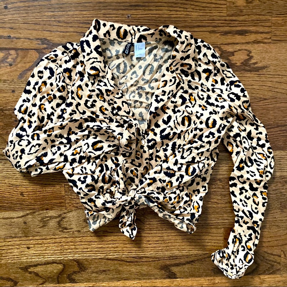 Leopard tie front collared crop top button down